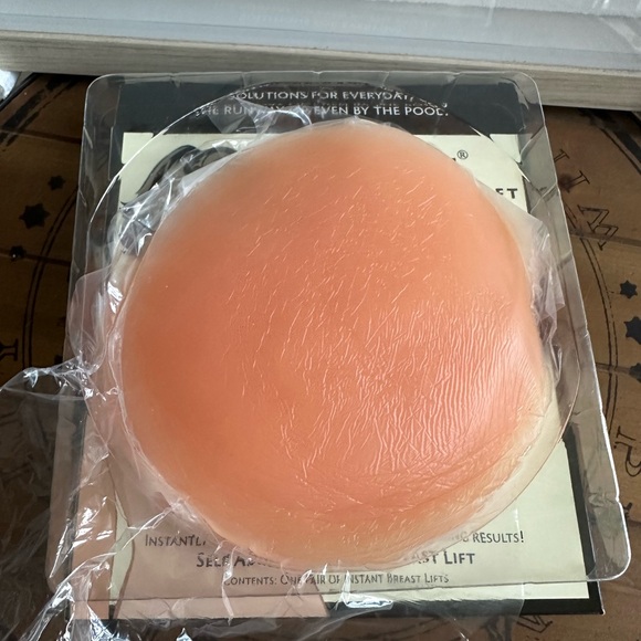 SHIBUE - instant breast lift - size D/DD - NWT - Picture 3 of 3